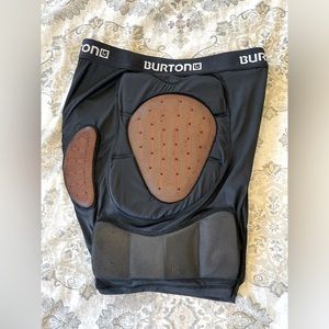 Burton padded shorts Men’s size L